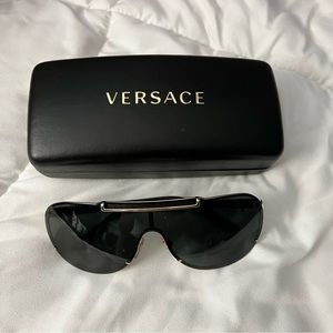 Versace VE2140 Sunglasses / Y2K Style (NWOT)